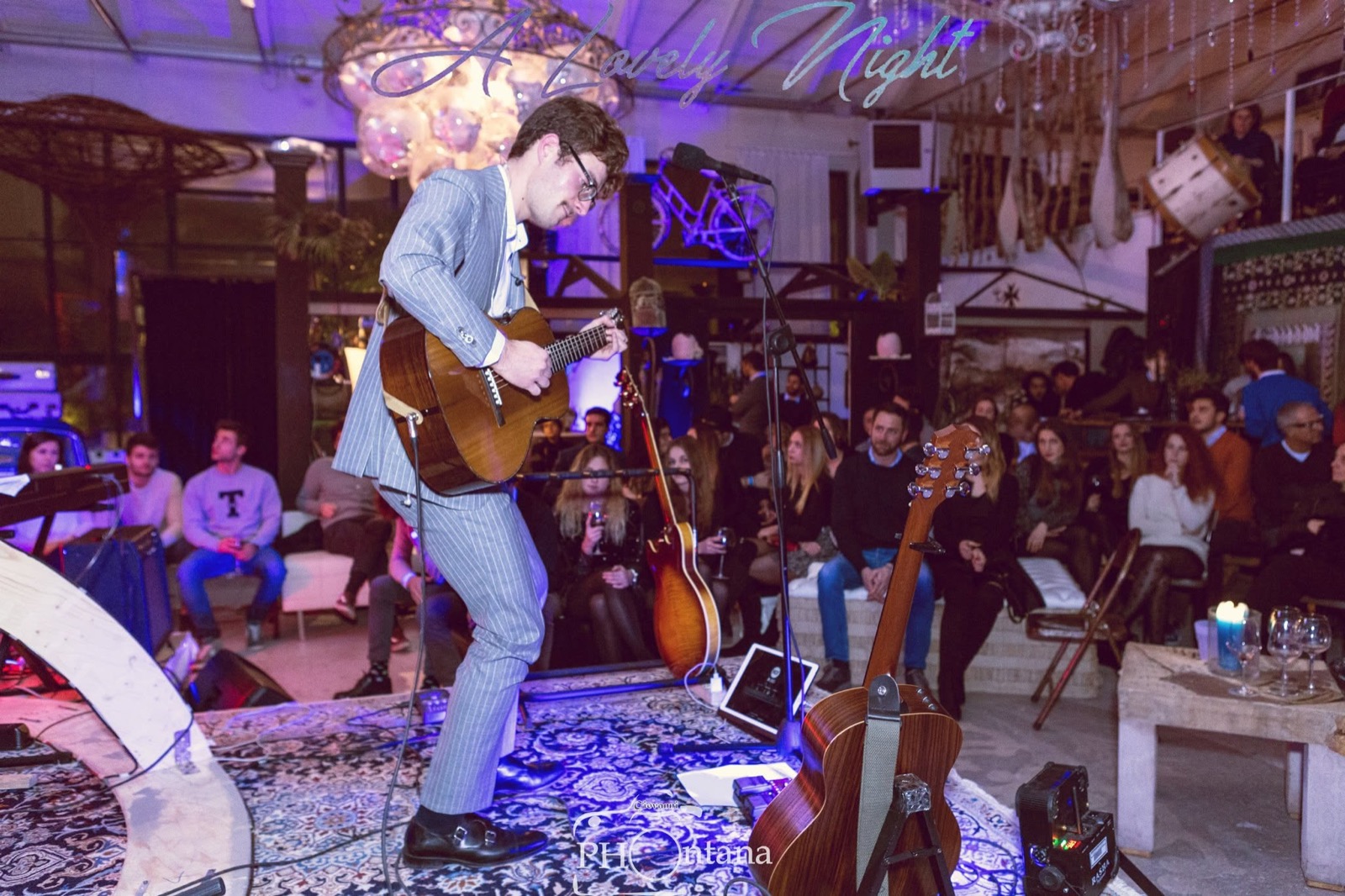 Gli Yolomitas suonano dal vivo ad A Lovely Night
