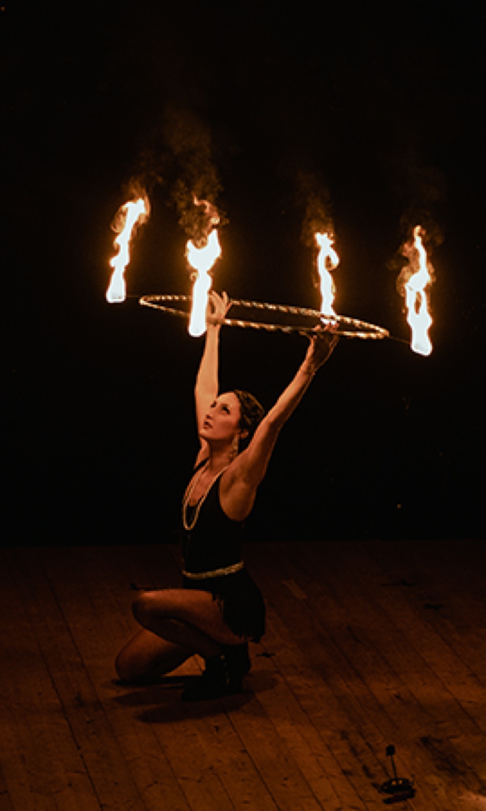 Performer con danza del fuoco